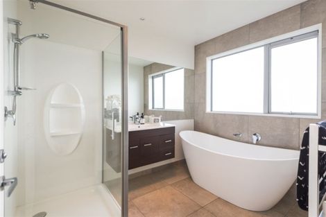 Photo of property in 25 Parkridge Place, Mount Pleasant, Christchurch, 8081