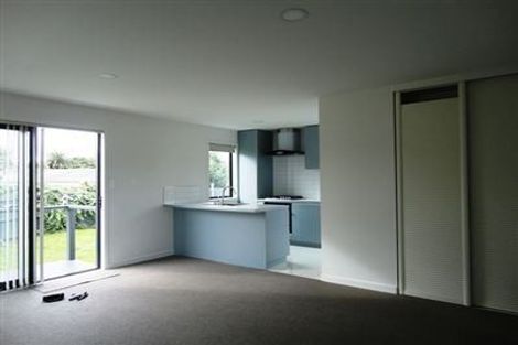 Photo of property in 14 Joshua Place, Weymouth, Auckland, 2103