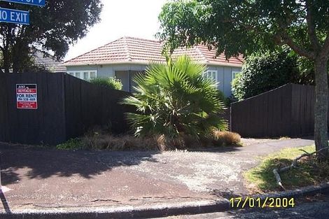 Photo of property in 77 Tahapa Crescent, Meadowbank, Auckland, 1072