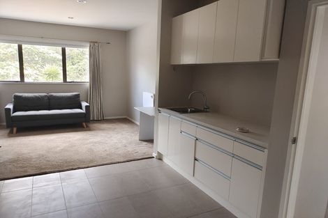 Photo of property in 16 Mural Place, Greenhithe, Auckland, 0632