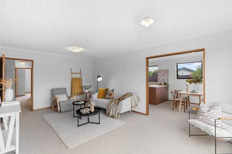 Photo of property in 6a Rolfe Place, Bishopdale, Christchurch, 8053