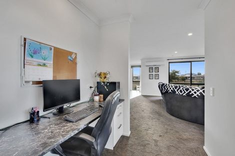 Photo of property in 6 Awatere Street, Pegasus, 7612