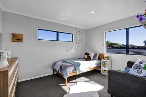 Photo of property in 82 Wallath Road, Westown, New Plymouth, 4310