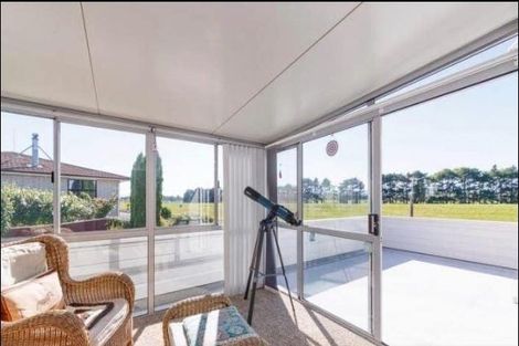 Photo of property in 95 Wikiriwhi Crescent, Awapuni, Palmerston North, 4412