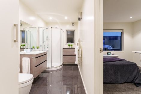 Photo of property in 10 Garfield Avenue, Roslyn, Dunedin, 9010