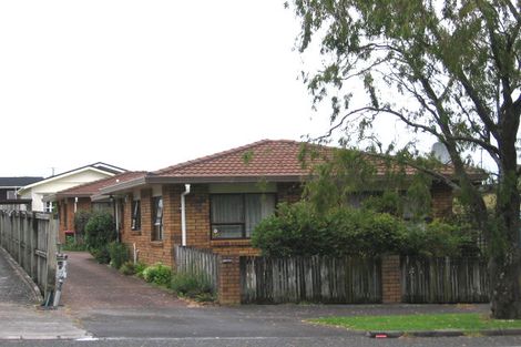 Photo of property in 2/14 Bolton Street, Blockhouse Bay, Auckland, 0600