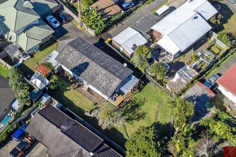 Photo of property in 5 Grimshaw Place, Henderson, Auckland, 0612