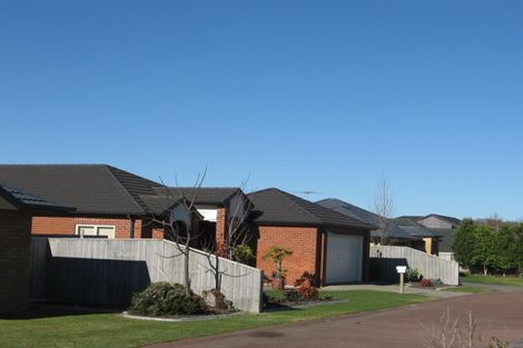 Photo of property in 30 Glencalder Place, Wattle Downs, Auckland, 2103