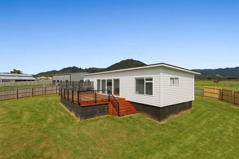 Photo of property in 24 Rawinia Place, Te Kaha, 3199