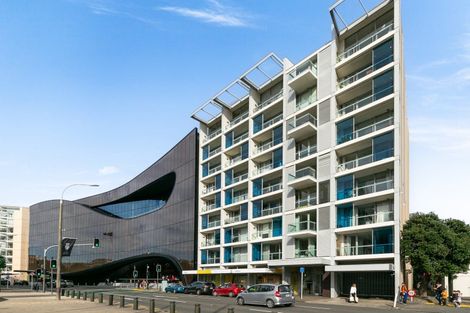 Photo of property in Portal Apartments, 2e/42 Cable Street, Te Aro, Wellington, 6011