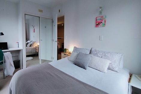 Photo of property in Terrace Heights Apartments, 8c/163 The Terrace, Wellington Central, Wellington, 6011