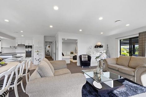 Photo of property in 10a Long Place, Frankleigh Park, New Plymouth, 4310