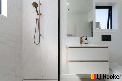 Photo of property in 32 Okaia Drive, Kinloch, Taupo, 3377