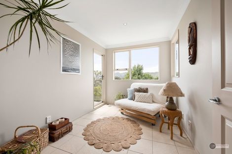 Photo of property in 10 Pomare Road, Tirohanga, Lower Hutt, 5010