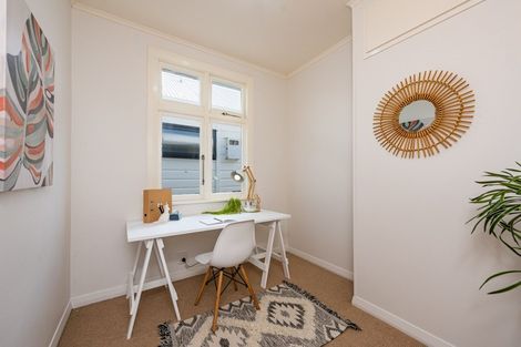 Photo of property in 36 Apu Crescent, Lyall Bay, Wellington, 6022