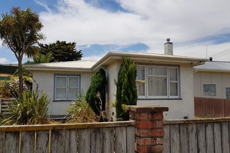 Photo of property in 122 Cornfoot Street, Castlecliff, Whanganui, 4501
