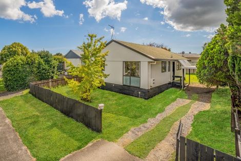 Photo of property in 2 Cameron Place, Ranui, Auckland, 0612