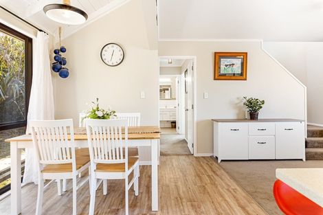 Photo of property in 5 Lorena Place, West Harbour, Auckland, 0618