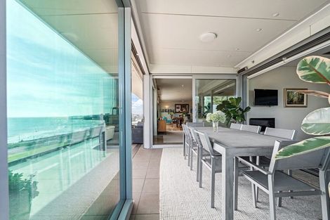 Photo of property in The Reef, 93 Saint Aubyn Street, New Plymouth, 4310