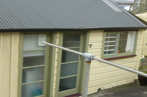 Photo of property in 4 Hawker Street, Mount Victoria, Wellington, 6011