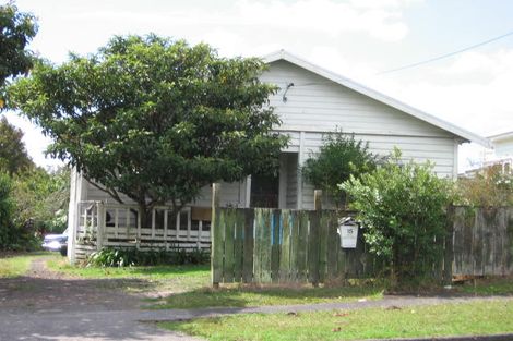 Photo of property in 15 Croydon Road, New Lynn, Auckland, 0600