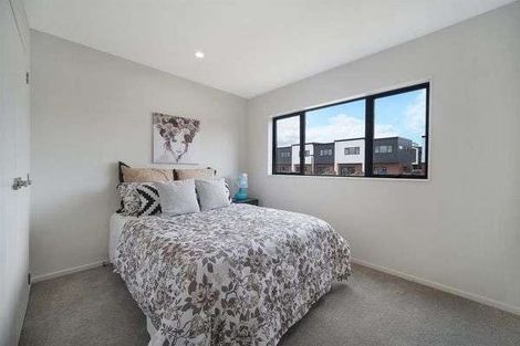 Photo of property in 38 Picturesque Drive, Flat Bush, Auckland, 2019