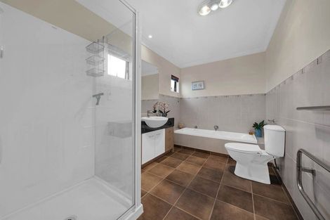 Photo of property in 11 Gordal Place, Flat Bush, Auckland, 2016