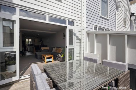 Photo of property in Victoria Villas, 43/35 Pirie Street, Mount Victoria, Wellington, 6011