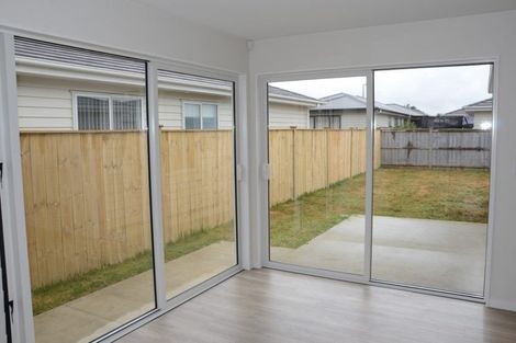 Photo of property in 13 Hollowout Street, Takanini, 2112