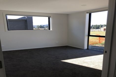 Photo of property in 4 Matakanui Lane, Wanaka, 9305