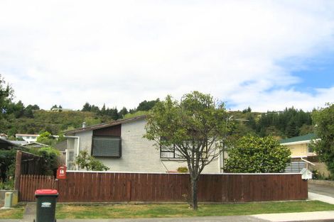 Photo of property in 2/18 Oregon Drive, Maoribank, Upper Hutt, 5018