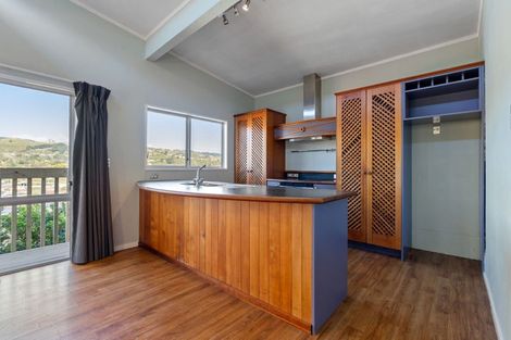 Photo of property in 1 Fyvie Avenue, Tawa, Wellington, 5028