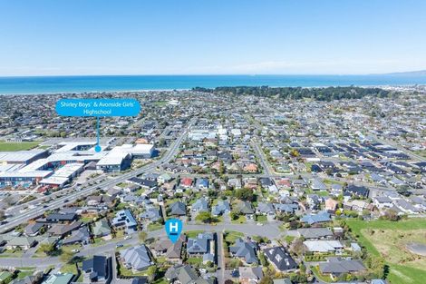 Photo of property in 26 Blue Gum Place, New Brighton, Christchurch, 8083