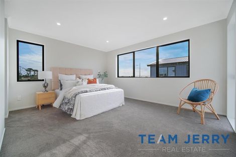 Photo of property in 2 Gertrude Cole Road, Clarks Beach, 2122