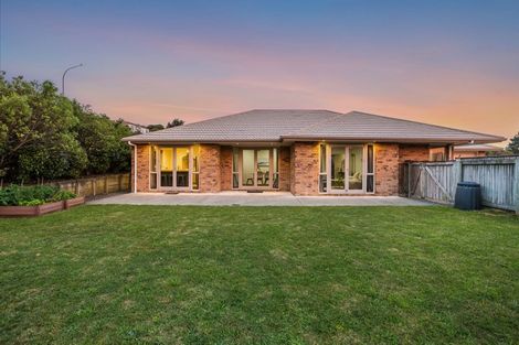 Photo of property in 14 Abel Glen, Aotea, Porirua, 5024