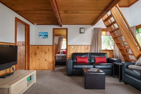 Photo of property in 5 Mackenzie Street, National Park, Owhango, 3989