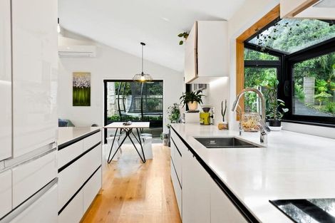 Photo of property in 136 Woodlands Park Road, Titirangi, Auckland, 0604