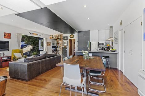 Photo of property in 16 Beach Street, Island Bay, Wellington, 6023