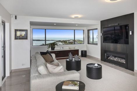 Photo of property in 5 Ophir Lane, Redcliffs, Christchurch, 8081
