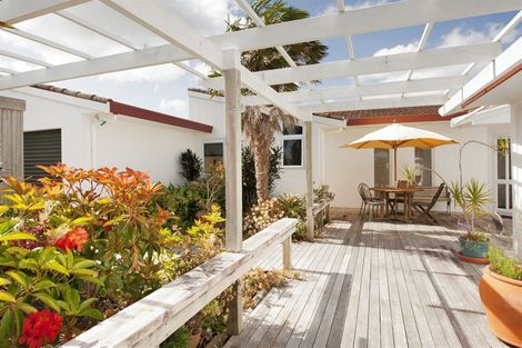 Photo of property in 61 Doves Bay Road, Kerikeri, 0294