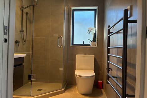 Photo of property in 4/10b Huka Road, Birkenhead, Auckland, 0626