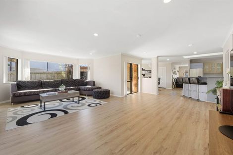 Photo of property in 18 Brittany Drive, Henderson, Auckland, 0612