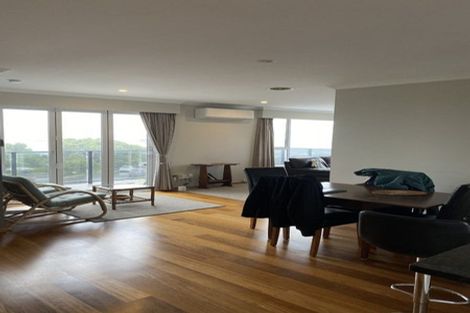 Photo of property in 2 Mayfair Place, Tawa, Wellington, 5028