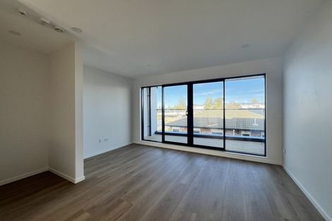 Photo of property in 8/35 Centreway Road, Orewa, 0931