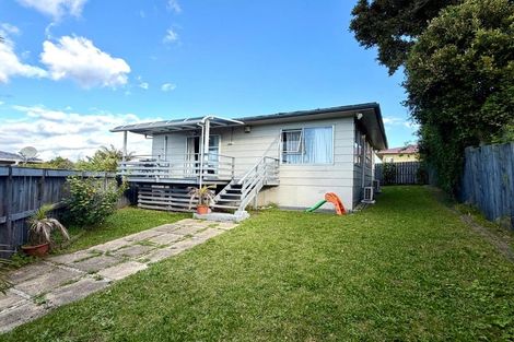 Photo of property in 2/47 Archibald Road, Kelston, Auckland, 0602