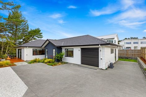 Photo of property in 75 Glenvar Ridge Road, Long Bay, Auckland, 0630