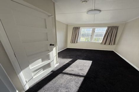 Photo of property in 42 Pitcairn Crescent, Bryndwr, Christchurch, 8053