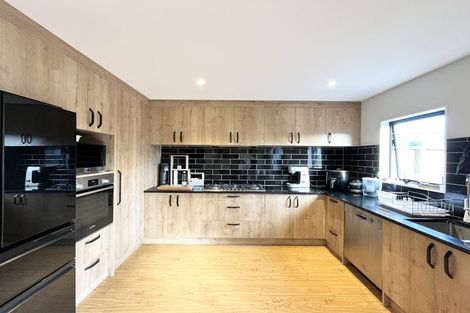 Photo of property in 42 Bordeaux Parade, Te Atatu South, Auckland, 0610