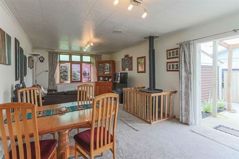 Photo of property in 2 Carrington Street, Inglewood, 4330