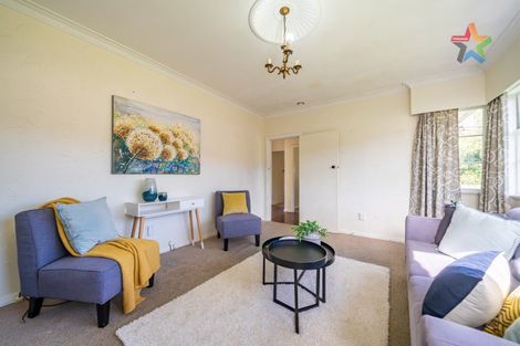 Photo of property in 127 Stokes Valley Road, Stokes Valley, Lower Hutt, 5019